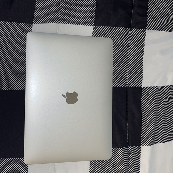 Apple MacBook Pro 13” Display with Touch Bar - Picture 10 of 15